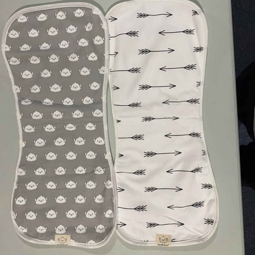 New 2 Pcs Reversible Baby Burp Cloths with Cute Patterns